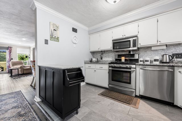 100 Merrimack Ave 115, Dracut, MA 01826