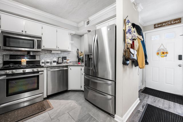 100 Merrimack Ave 115, Dracut, MA 01826