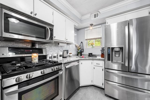 100 Merrimack Ave 115, Dracut, MA 01826