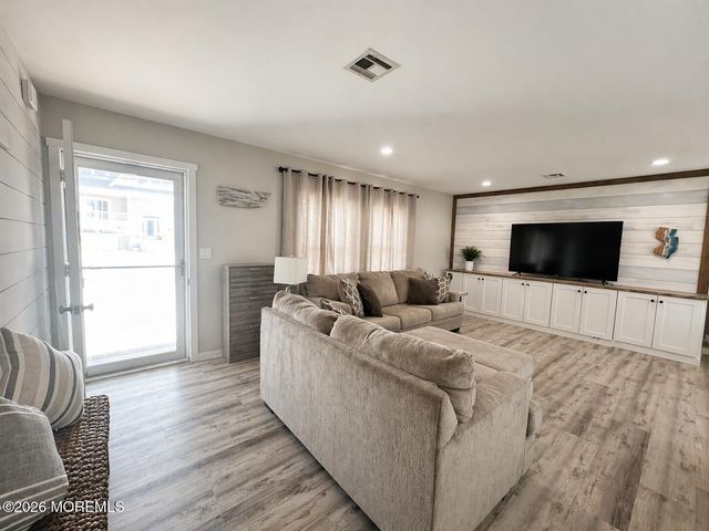 810 Leeward Drive, Forked River, NJ 08731