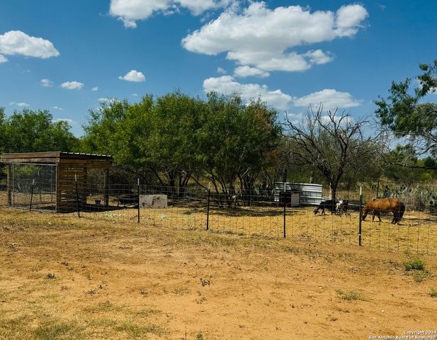 8546 Real Rd, San Antonio, TX 78263