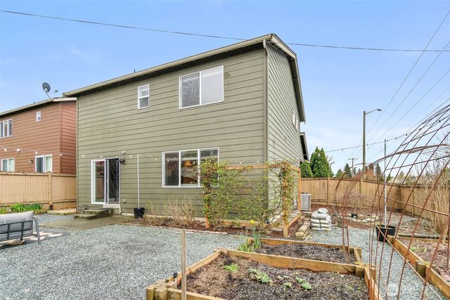 8303 10th Place SE, Lake Stevens, WA 98258