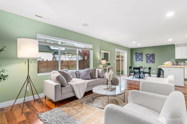 8303 10th Place SE, Lake Stevens, WA 98258