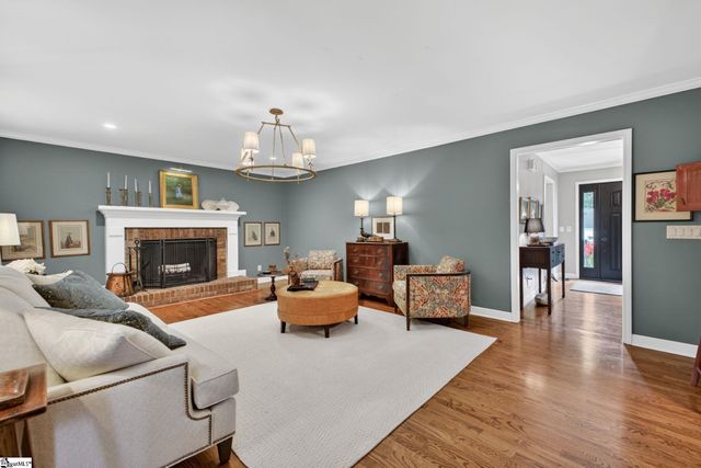 901 Willow Branch Drive, Simpsonville, SC 29680
