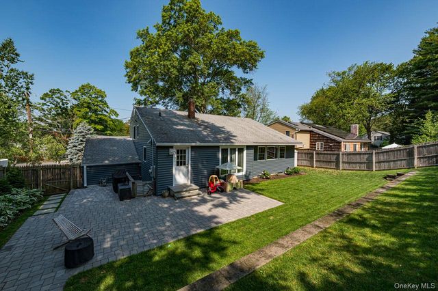 30 Harriet Lane, Huntington, NY 11743