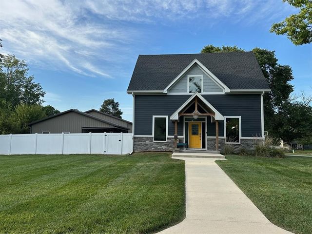 719 E Washington Street, Winterset, IA 50273