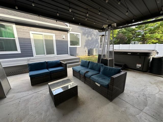 719 E Washington Street, Winterset, IA 50273
