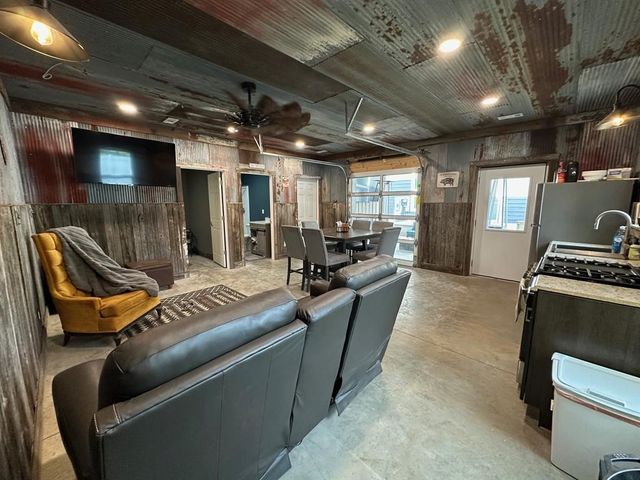 719 E Washington Street, Winterset, IA 50273