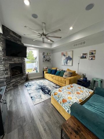 719 E Washington Street, Winterset, IA 50273