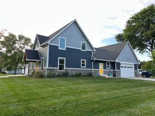 719 E Washington Street, Winterset, IA 50273