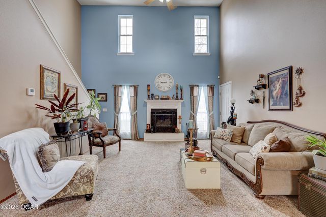 2038 Blue Jay Drive, Webb City, MO 64870