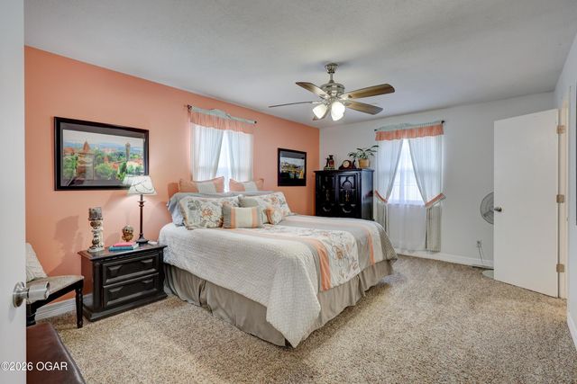 2038 Blue Jay Drive, Webb City, MO 64870