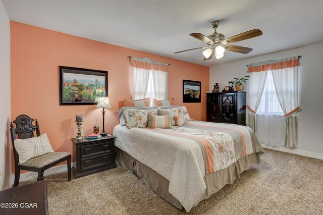 2038 Blue Jay Drive, Webb City, MO 64870