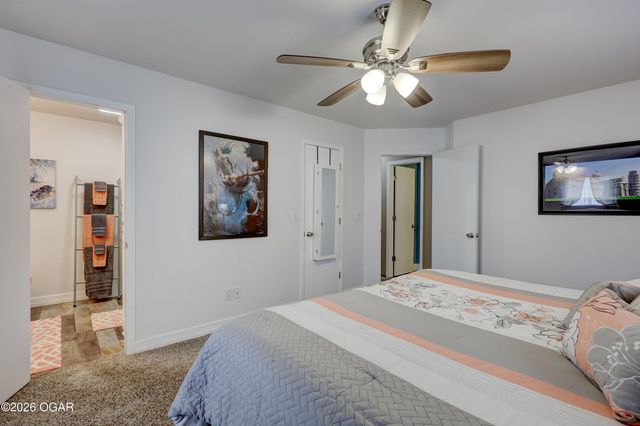 2038 Blue Jay Drive, Webb City, MO 64870