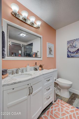 2038 Blue Jay Drive, Webb City, MO 64870