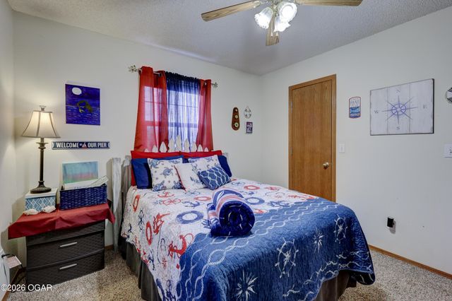 2038 Blue Jay Drive, Webb City, MO 64870