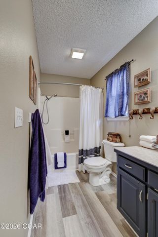 2038 Blue Jay Drive, Webb City, MO 64870