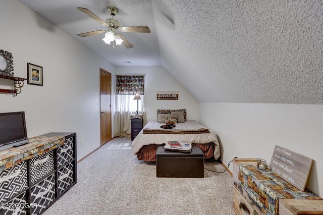 2038 Blue Jay Drive, Webb City, MO 64870