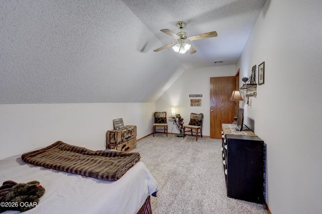 2038 Blue Jay Drive, Webb City, MO 64870