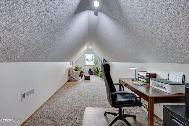 2038 Blue Jay Drive, Webb City, MO 64870