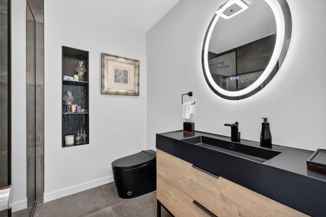 2720 NE 59th Street, Fort Lauderdale, FL 33308