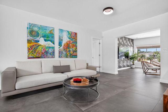 2720 NE 59th Street, Fort Lauderdale, FL 33308