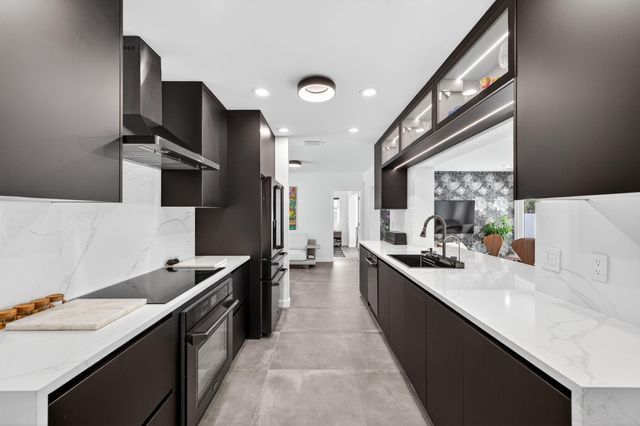 2720 NE 59th Street, Fort Lauderdale, FL 33308