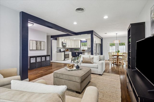 9925 Warwana Road, Houston, TX 77080