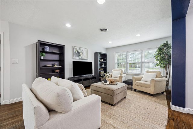 9925 Warwana Road, Houston, TX 77080
