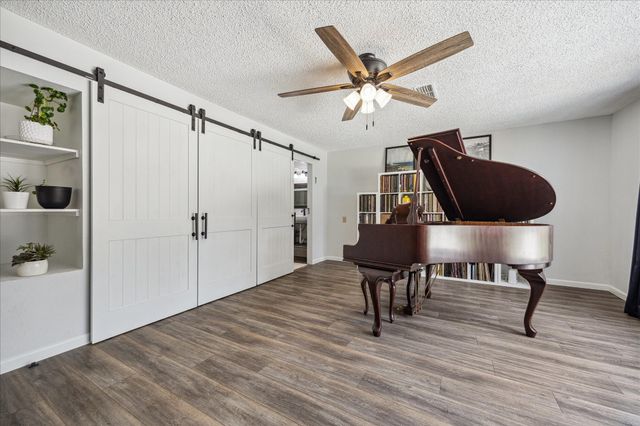 9925 Warwana Road, Houston, TX 77080