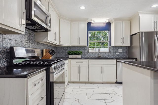 9925 Warwana Road, Houston, TX 77080