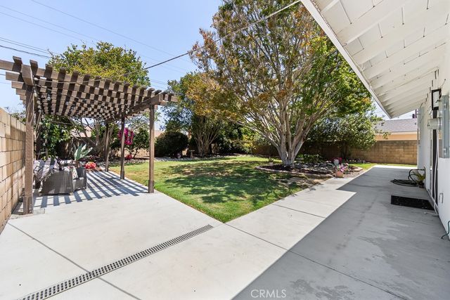 9673 Nightingale Avenue, Fountain Valley, CA 92708