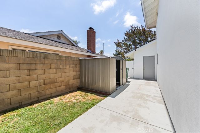 9673 Nightingale Avenue, Fountain Valley, CA 92708