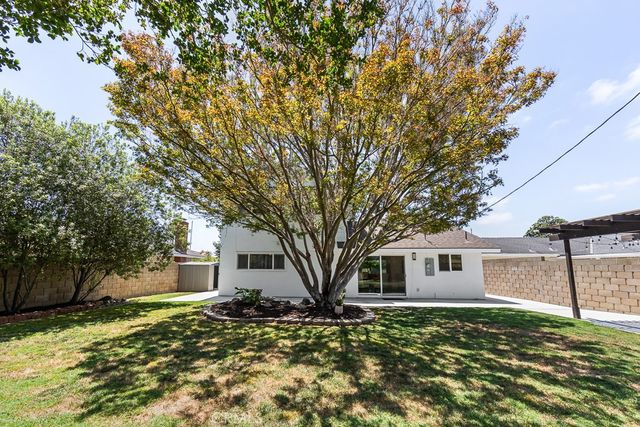 9673 Nightingale Avenue, Fountain Valley, CA 92708
