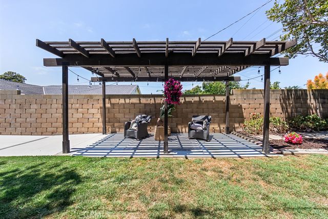 9673 Nightingale Avenue, Fountain Valley, CA 92708