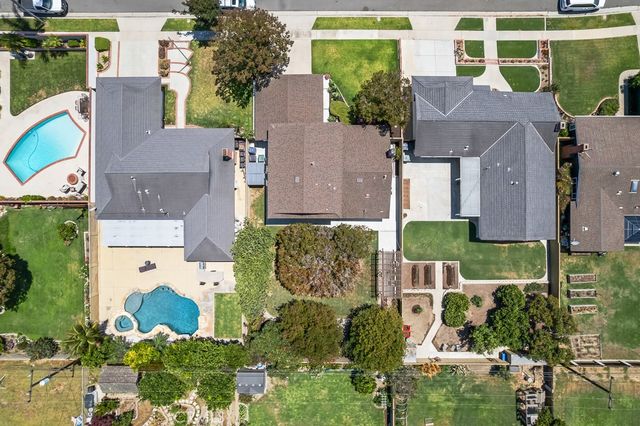 9673 Nightingale Avenue, Fountain Valley, CA 92708