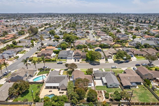 9673 Nightingale Avenue, Fountain Valley, CA 92708
