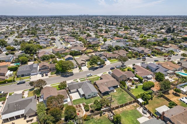 9673 Nightingale Avenue, Fountain Valley, CA 92708
