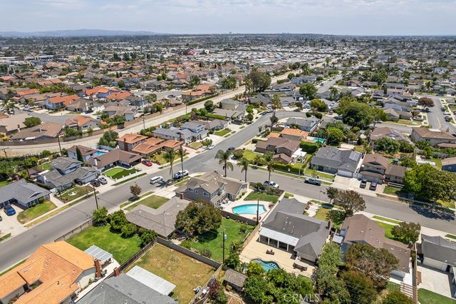 9673 Nightingale Avenue, Fountain Valley, CA 92708