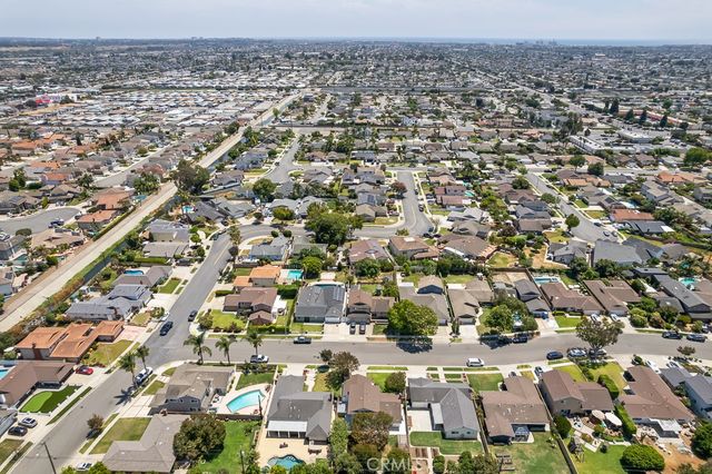 9673 Nightingale Avenue, Fountain Valley, CA 92708