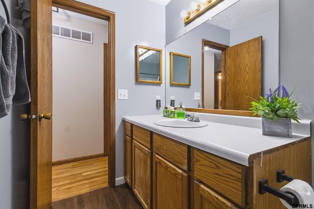 3321 NW 2nd Street, Lincoln, NE 68505