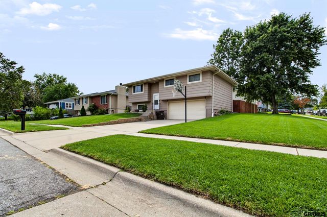 3321 NW 2nd Street, Lincoln, NE 68505