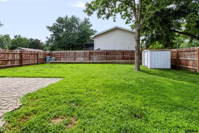 3321 NW 2nd Street, Lincoln, NE 68505