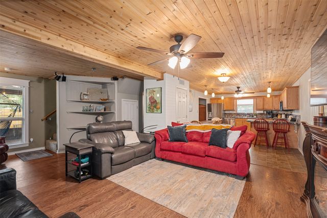 243 Autumn Wood Trail, Gun Barrel City, TX 75156