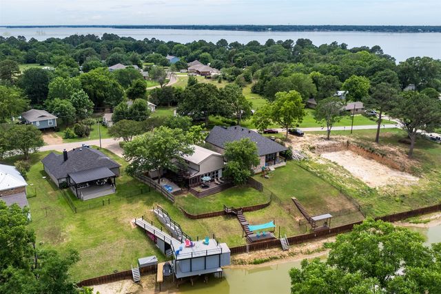 243 Autumn Wood Trail, Gun Barrel City, TX 75156