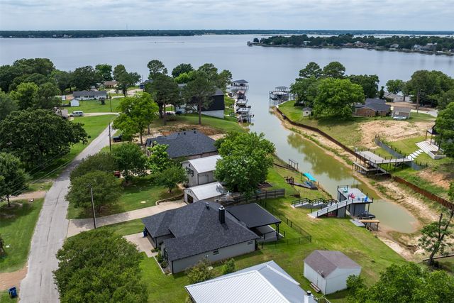 243 Autumn Wood Trail, Gun Barrel City, TX 75156