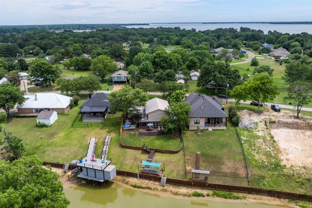 243 Autumn Wood Trail, Gun Barrel City, TX 75156