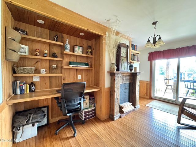 284 Alcove Road, New Baltimore, NY 12087