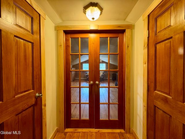 284 Alcove Road, New Baltimore, NY 12087