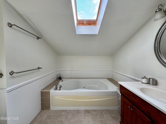 284 Alcove Road, New Baltimore, NY 12087